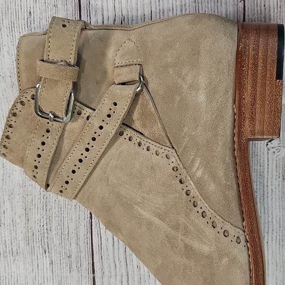 Office Of Angela Scott Sz 38 Ankle Booties, Cream/tan - Picture 11 of 16